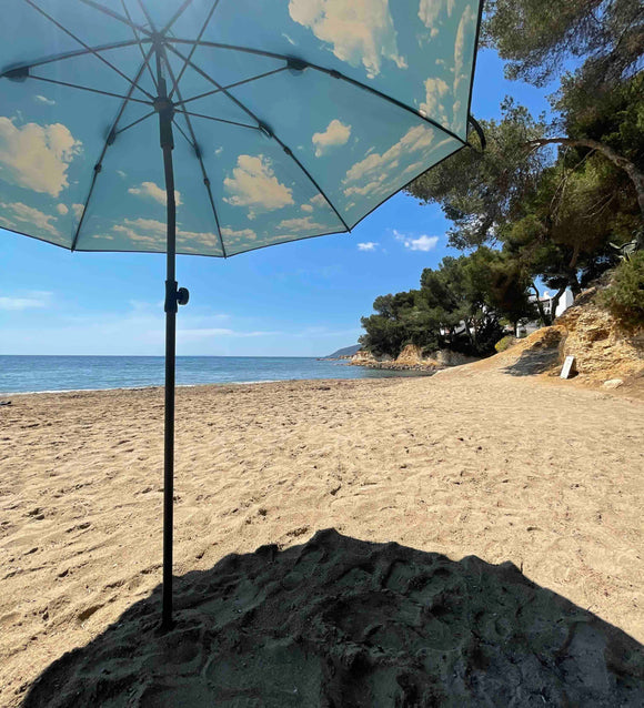 Happy Sweds - Sky Lake beach and terrace parasol